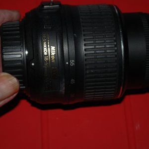 NIKON 18-55 ZOOM LENS